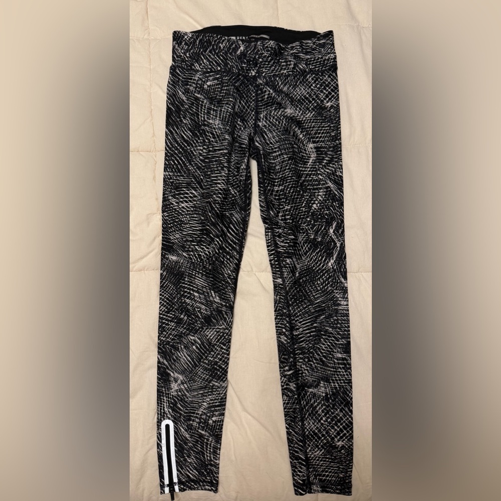 DKNY Black & White Patterned Leggings
